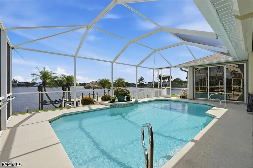 413 SE 6th Street Cape Coral FL 33990