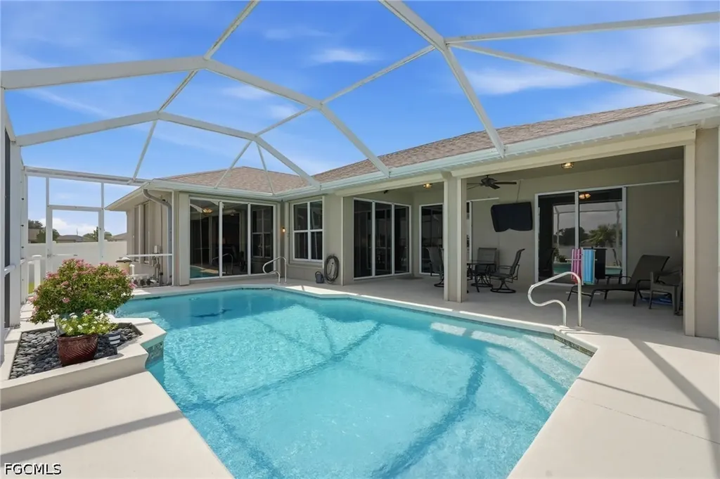 413 SE 6th Street Cape Coral FL 33990