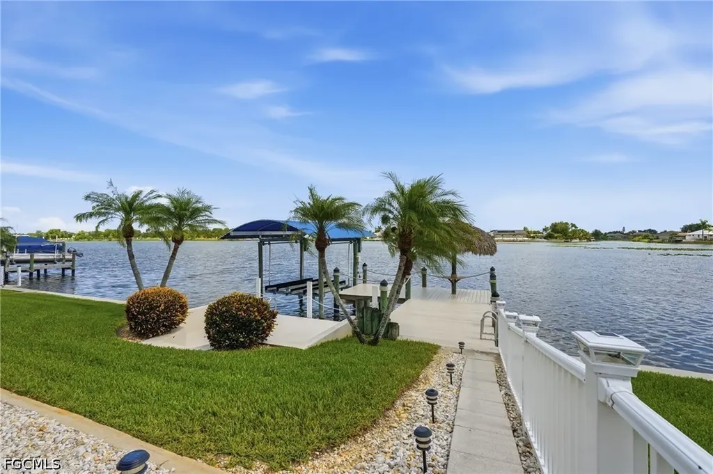 413 SE 6th Street Cape Coral FL 33990