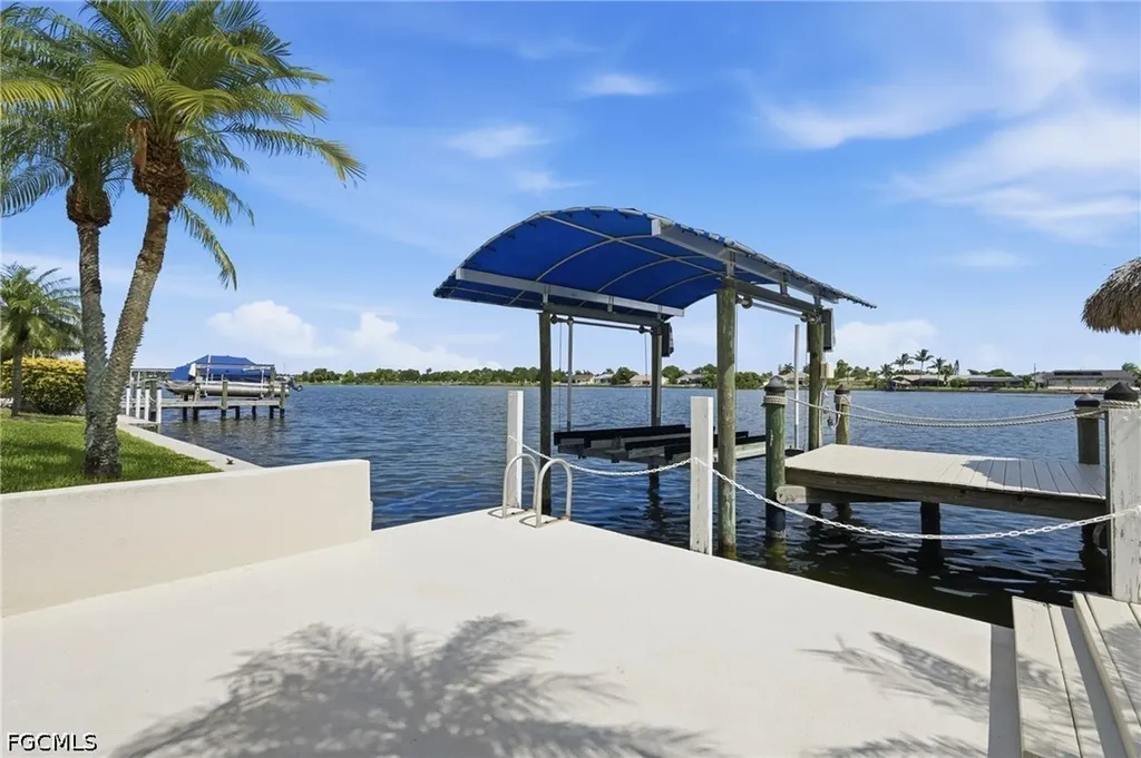 413 SE 6th Street Cape Coral FL 33990