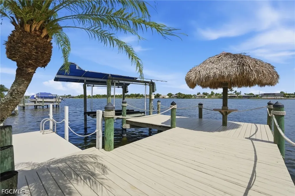 413 SE 6th Street Cape Coral FL 33990