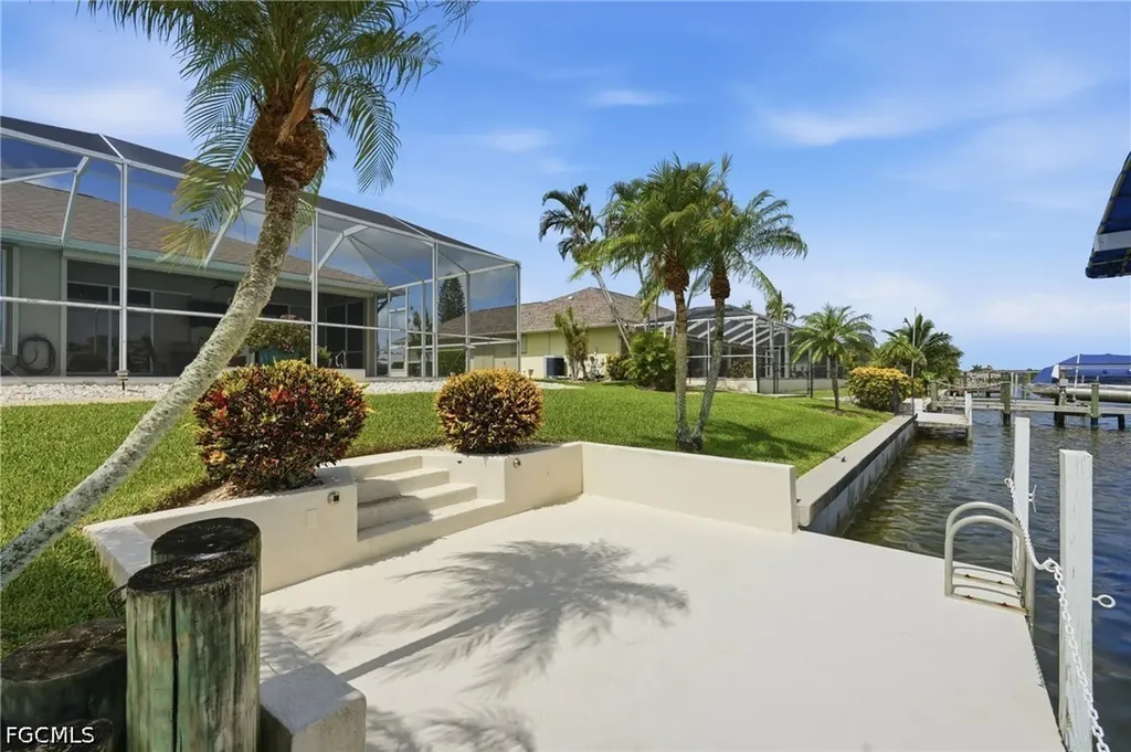 413 SE 6th Street Cape Coral FL 33990