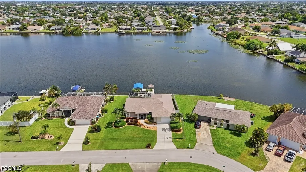 413 SE 6th Street Cape Coral FL 33990