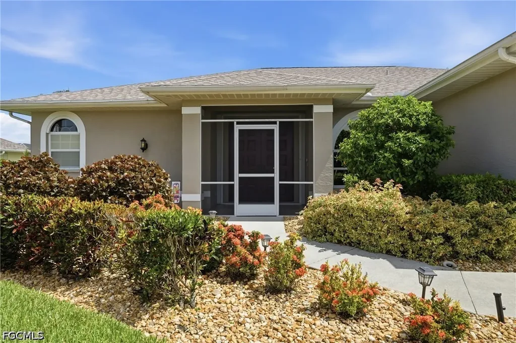 413 SE 6th Street Cape Coral FL 33990