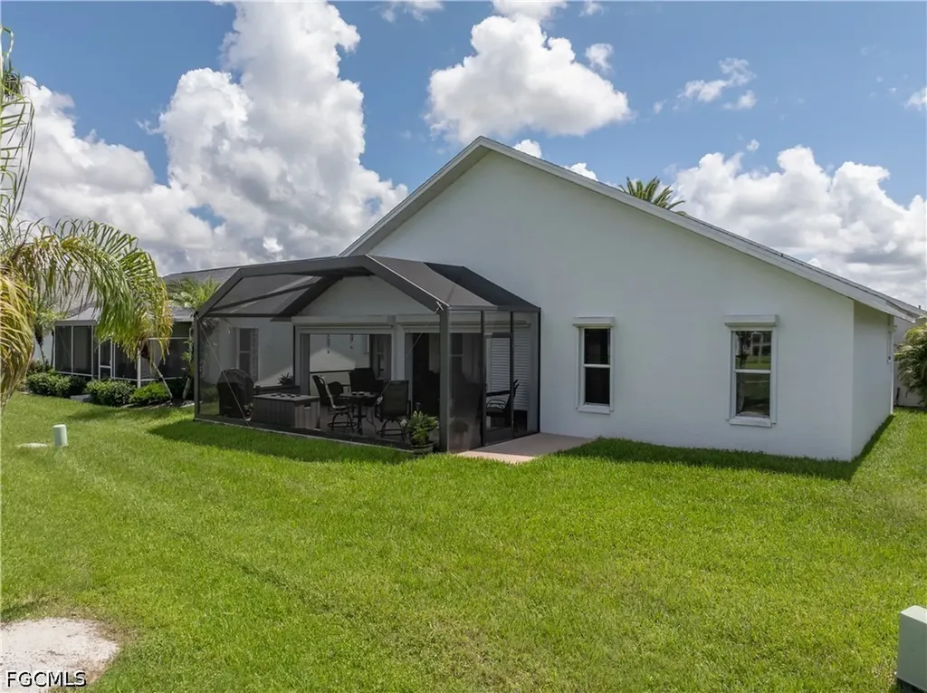17761 Pineapple Palm Court North Fort Myers FL 33917