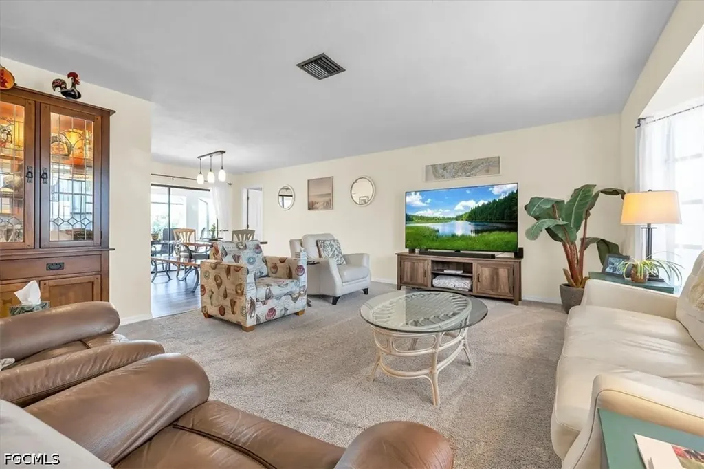 1903 SE 29th Lane Cape Coral FL 33904
