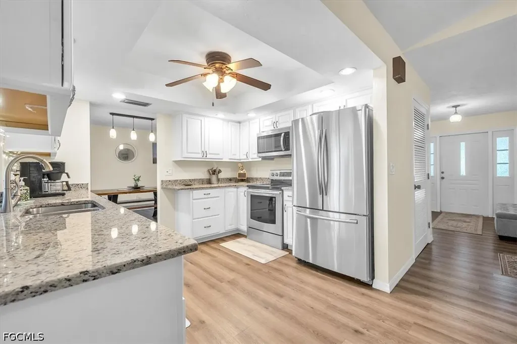 1903 SE 29th Lane Cape Coral FL 33904