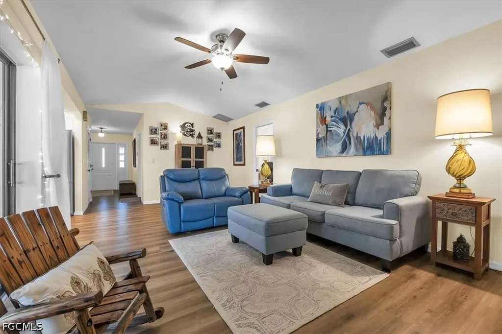 1903 SE 29th Lane Cape Coral FL 33904