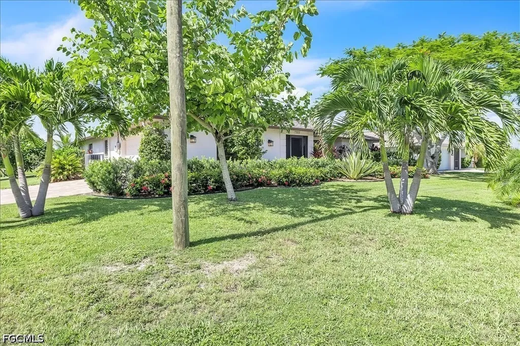 1903 SE 29th Lane Cape Coral FL 33904