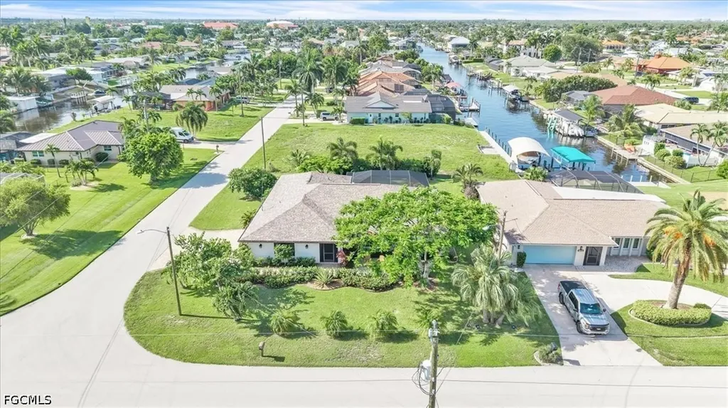 1903 SE 29th Lane Cape Coral FL 33904