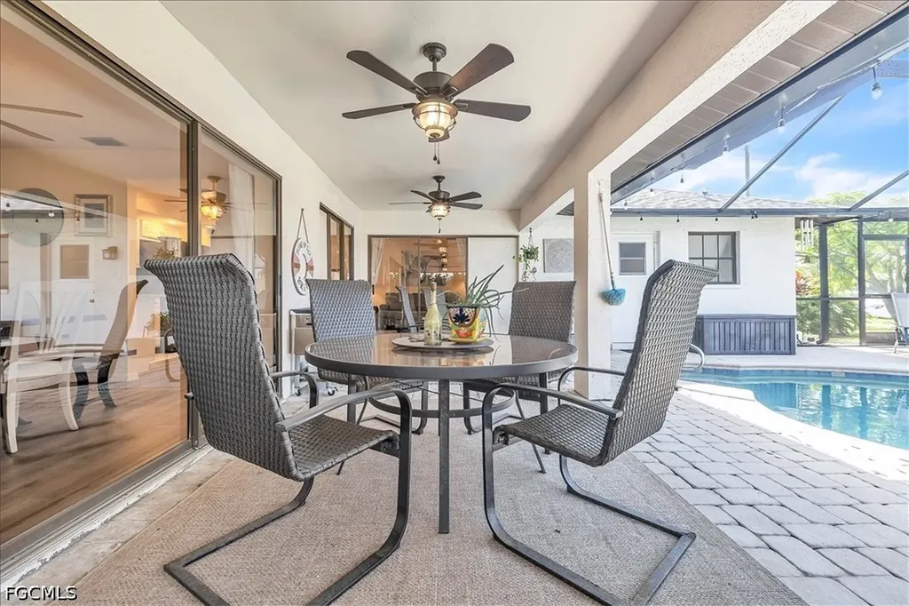 1903 SE 29th Lane Cape Coral FL 33904