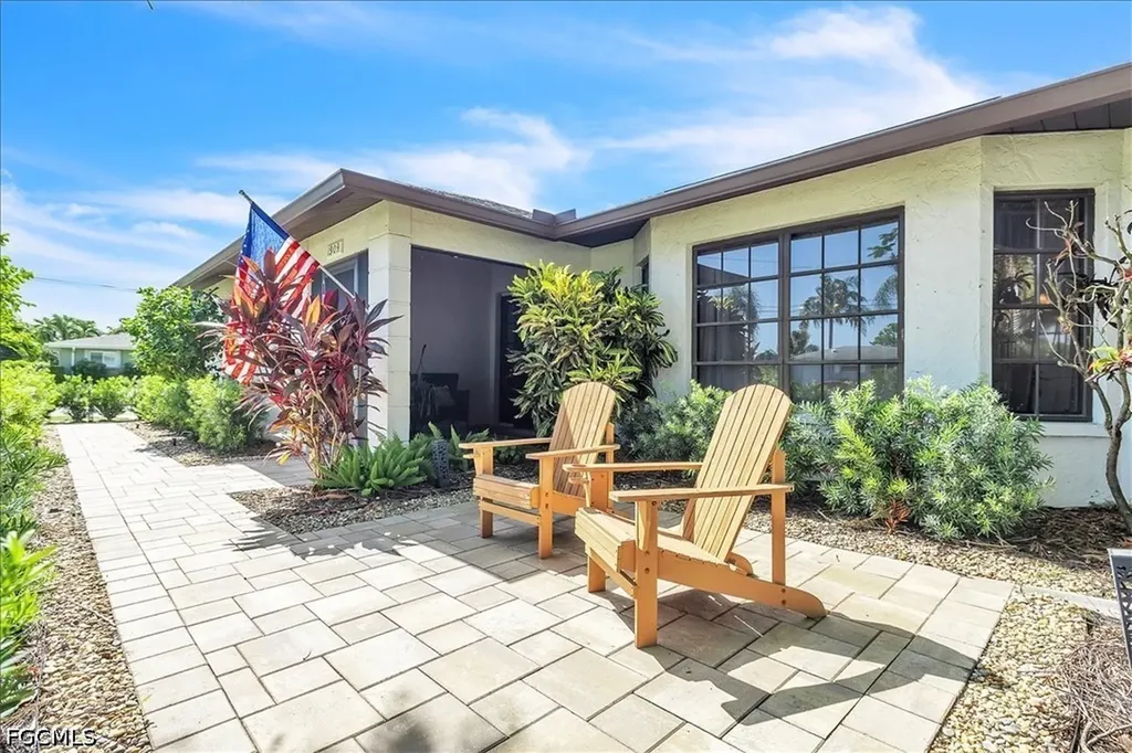 1903 SE 29th Lane Cape Coral FL 33904