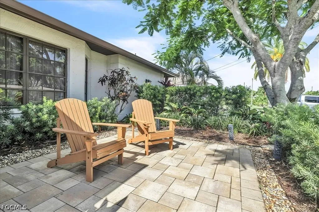 1903 SE 29th Lane Cape Coral FL 33904