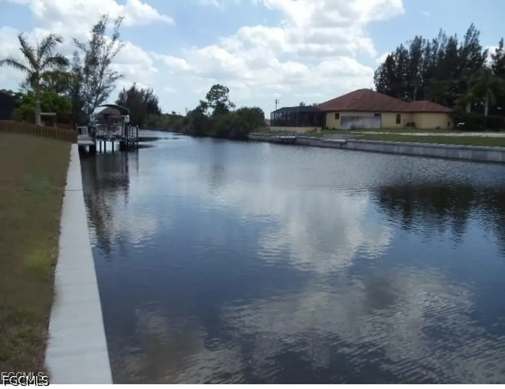 2370 NW 39th Avenue Cape Coral FL 33993
