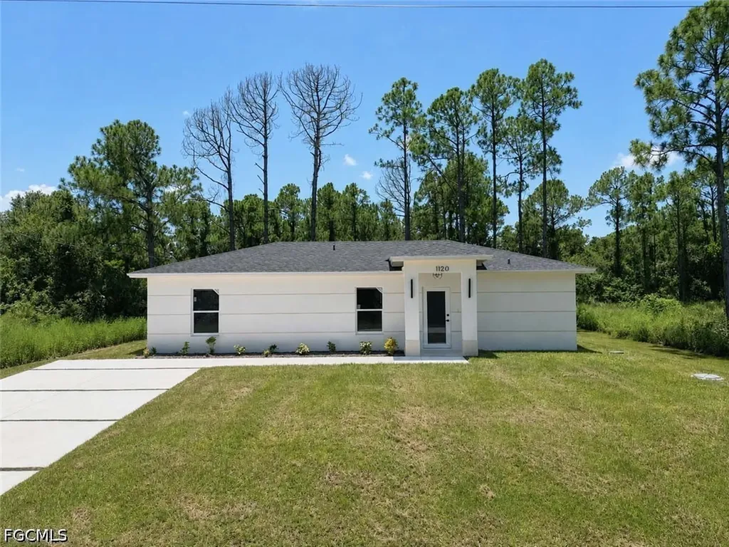 1120 Ravenswood Street E Lehigh Acres FL 33974