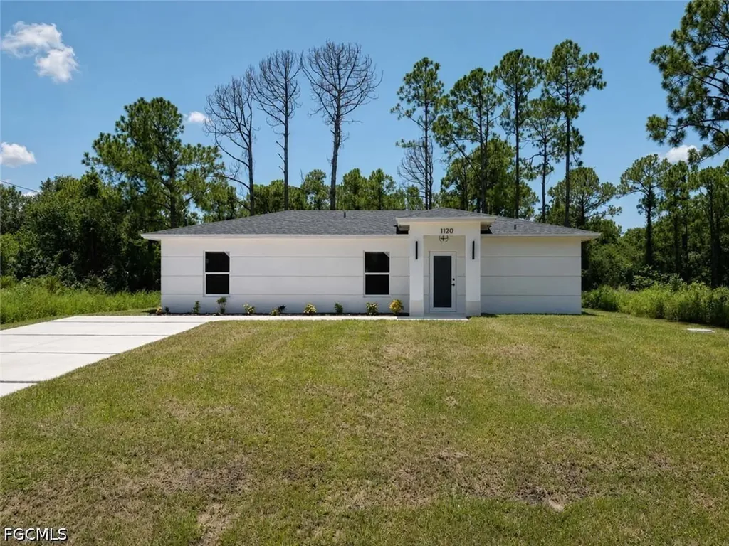 1120 Ravenswood Street E Lehigh Acres FL 33974