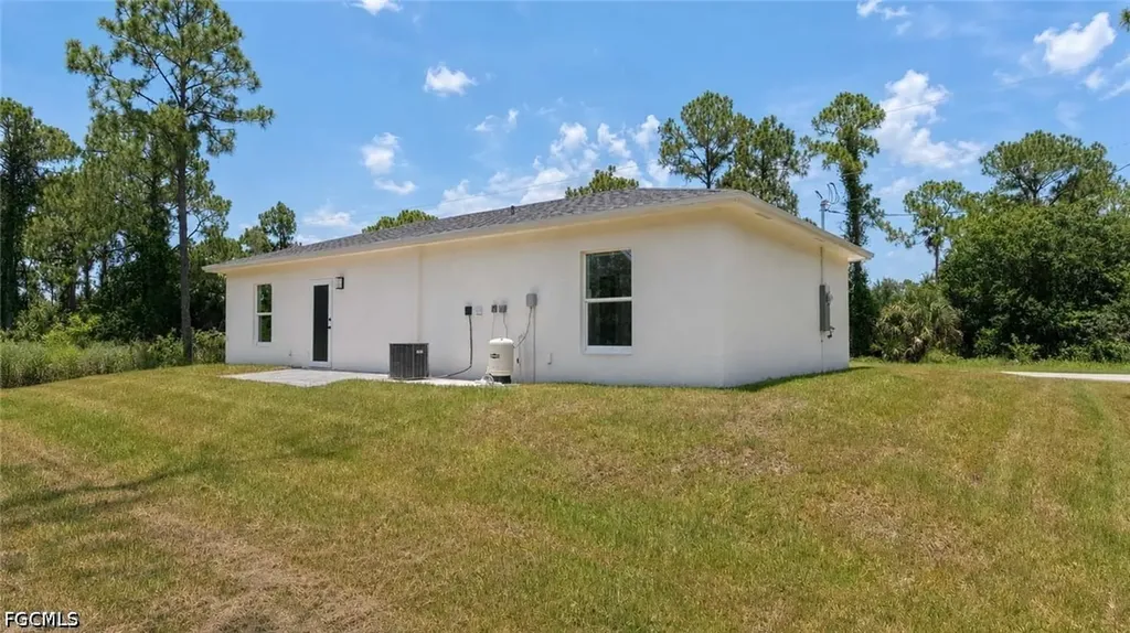 1120 Ravenswood Street E Lehigh Acres FL 33974