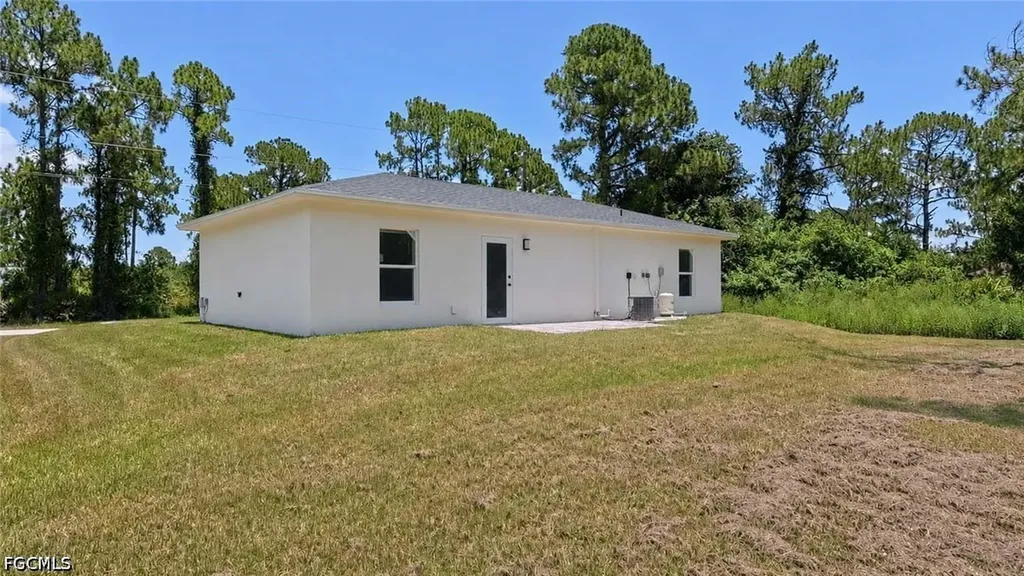 1120 Ravenswood Street E Lehigh Acres FL 33974