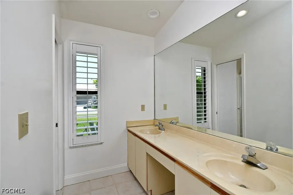 11477 Longshore Way W Naples FL 34119