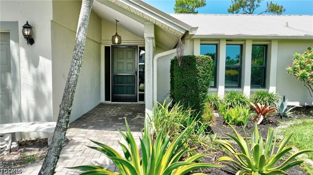 11477 Longshore Way W Naples FL 34119
