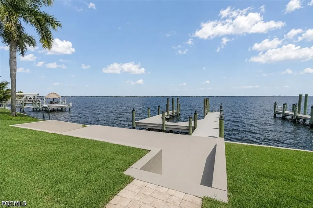 2262 SE 28th Street Cape Coral FL 33904