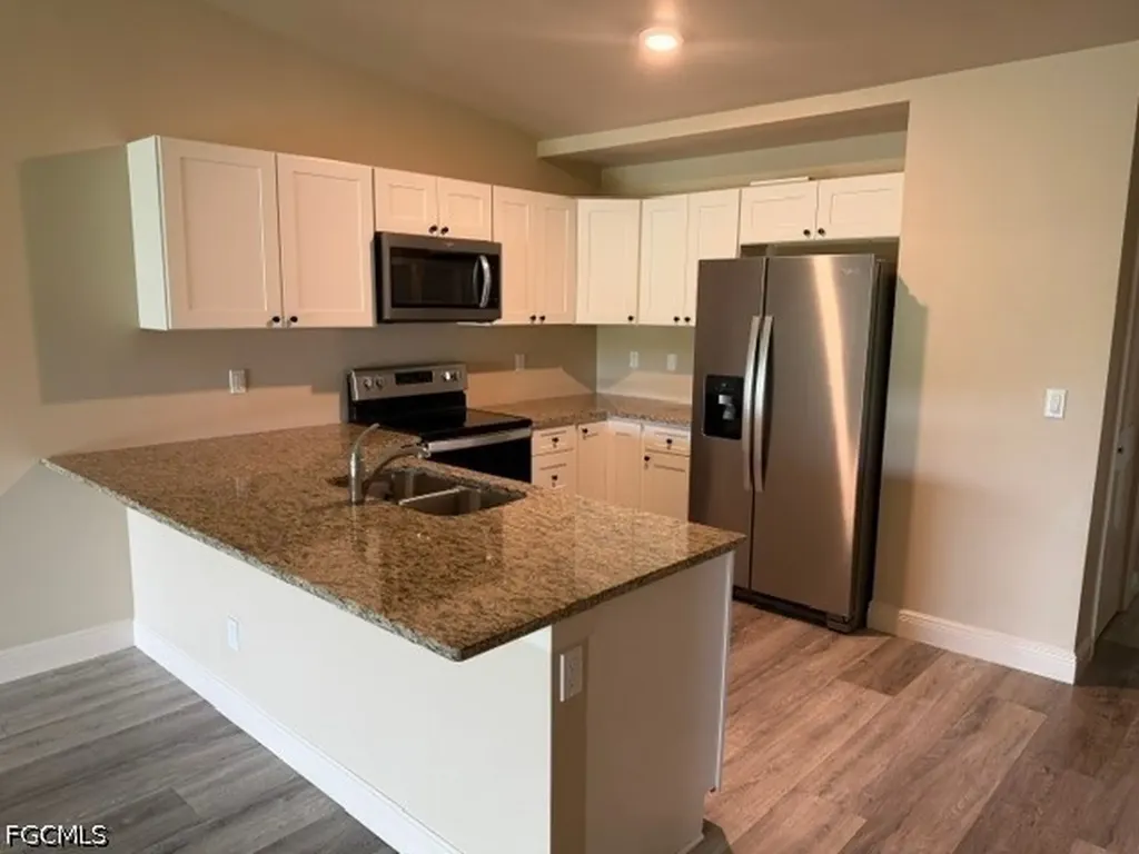 1627 SW 32nd Terrace Cape Coral FL 33914