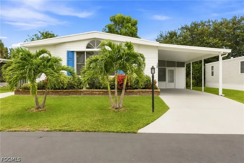18 Grosbeak Lane Naples FL 34114