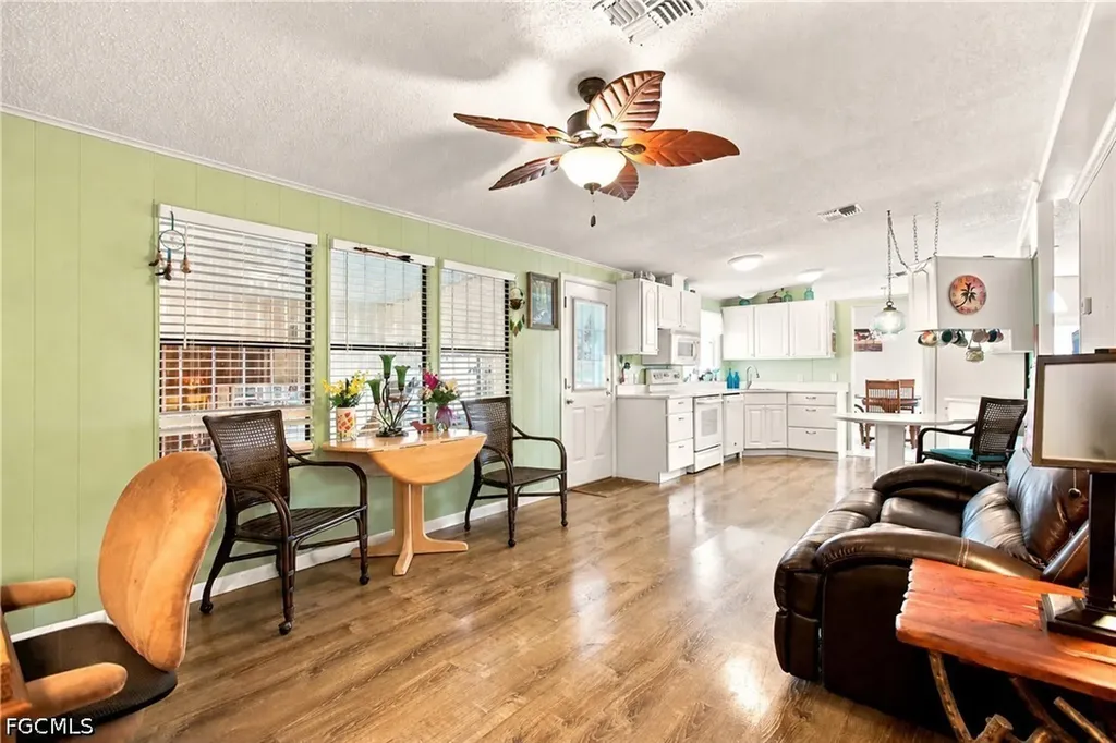 18 Grosbeak Lane Naples FL 34114