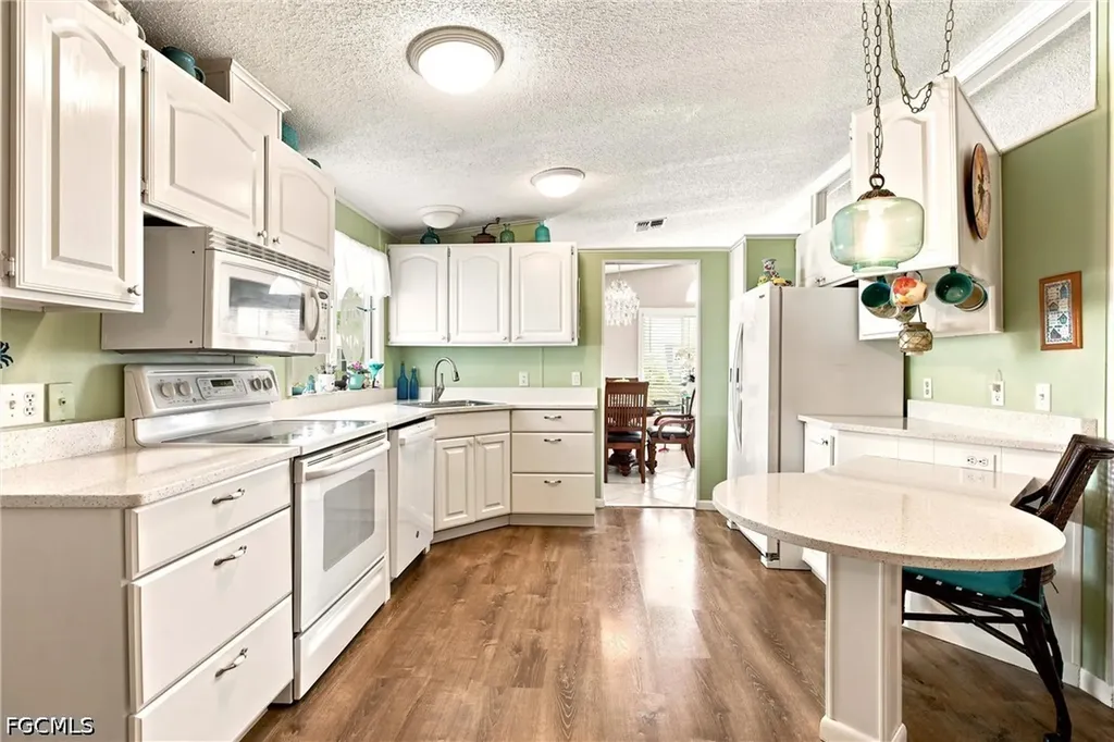 18 Grosbeak Lane Naples FL 34114