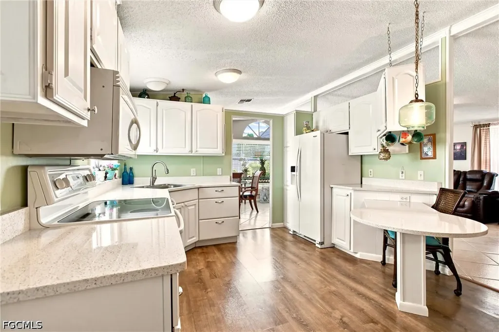 18 Grosbeak Lane Naples FL 34114