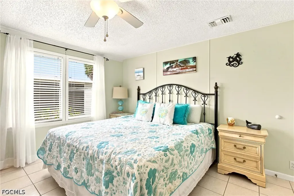 18 Grosbeak Lane Naples FL 34114