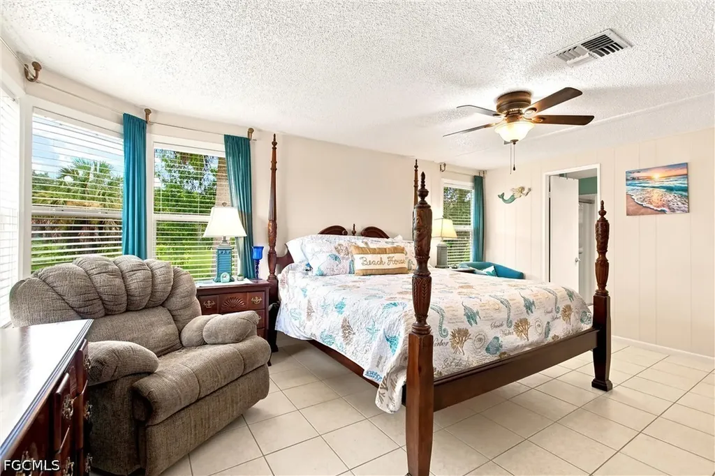 18 Grosbeak Lane Naples FL 34114