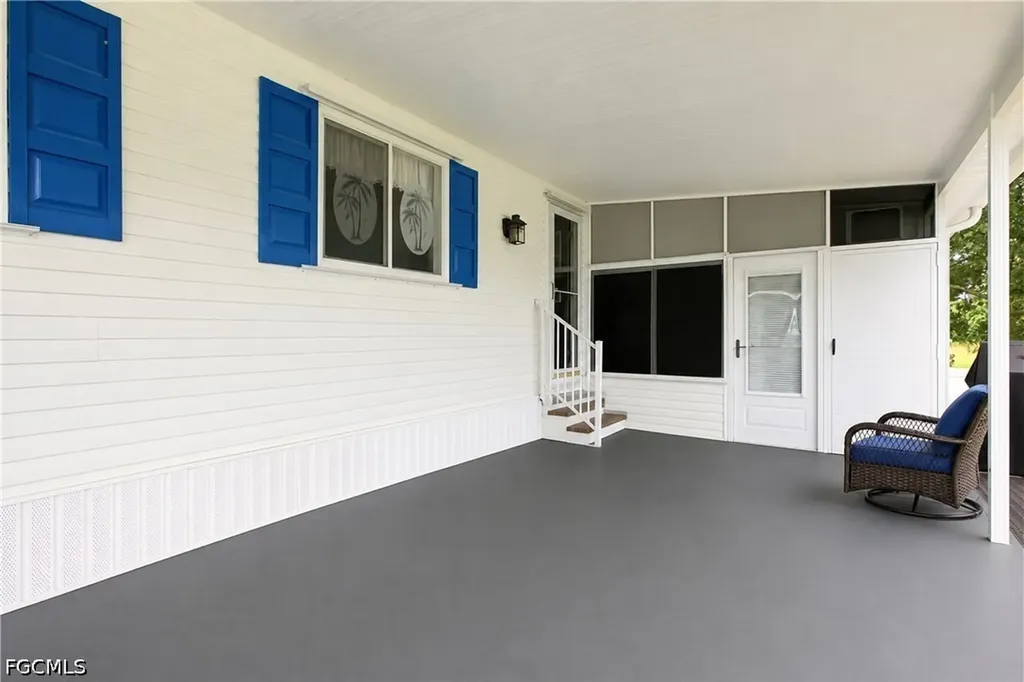 18 Grosbeak Lane Naples FL 34114