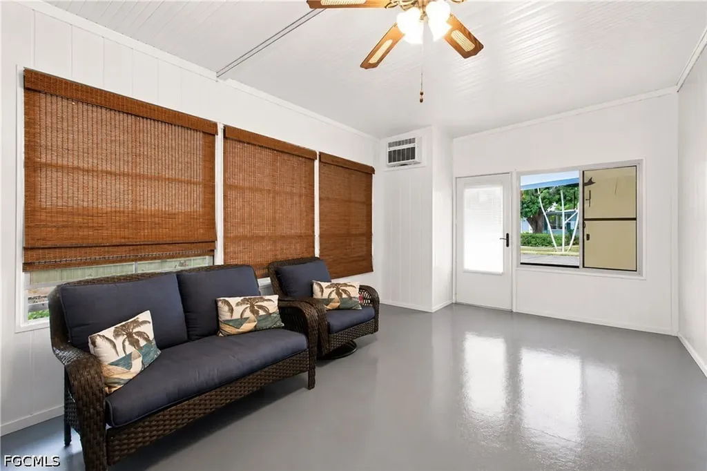 18 Grosbeak Lane Naples FL 34114