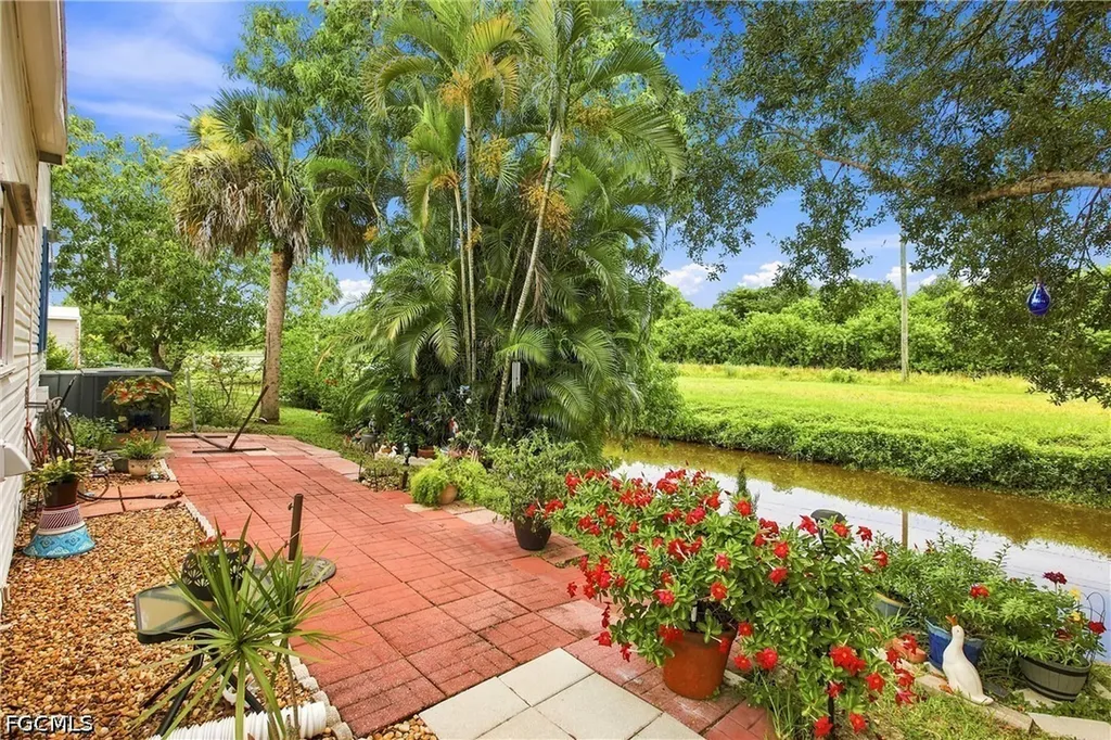 18 Grosbeak Lane Naples FL 34114
