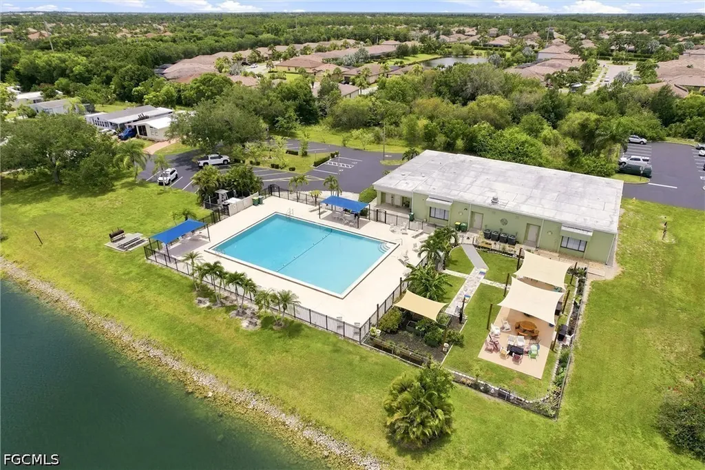 18 Grosbeak Lane Naples FL 34114
