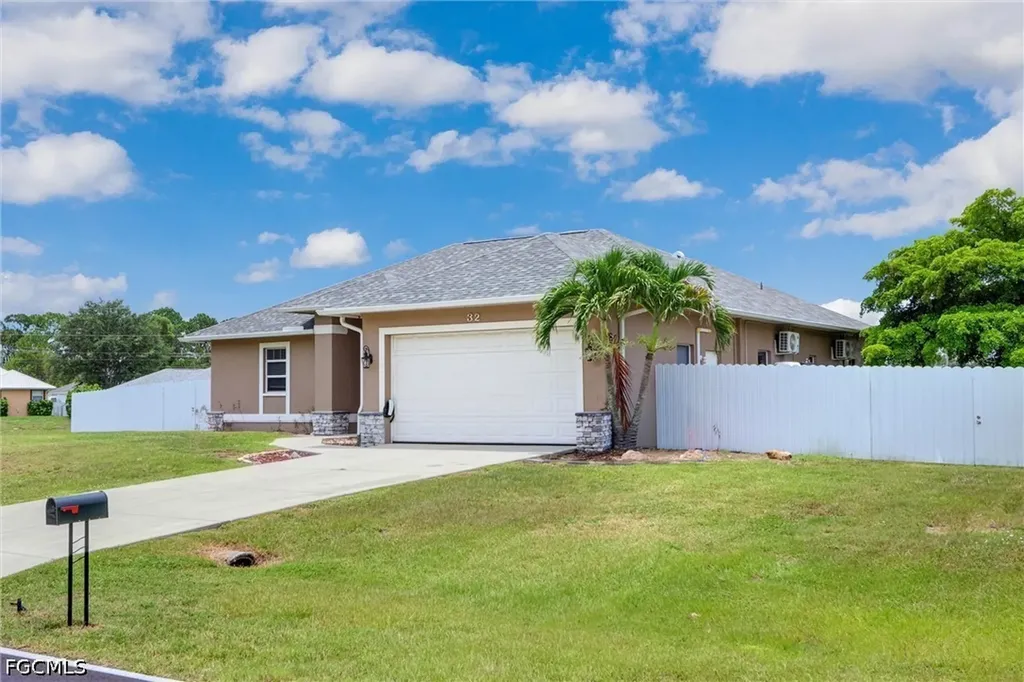 32 Wilmington Parkway Cape Coral FL 33993