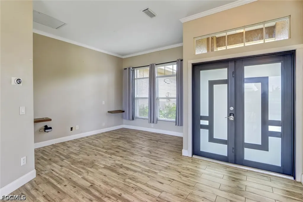 32 Wilmington Parkway Cape Coral FL 33993