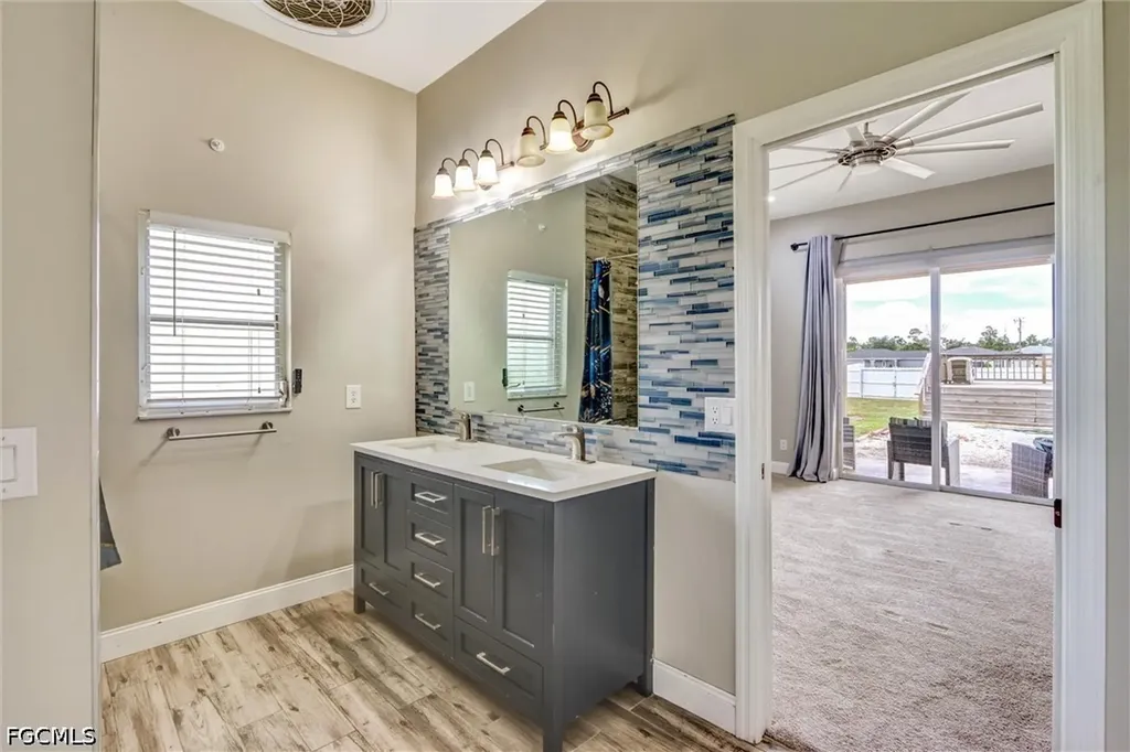 32 Wilmington Parkway Cape Coral FL 33993