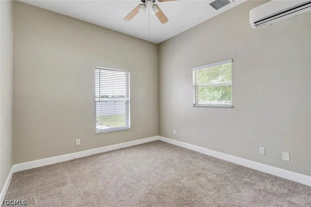 32 Wilmington Parkway Cape Coral FL 33993
