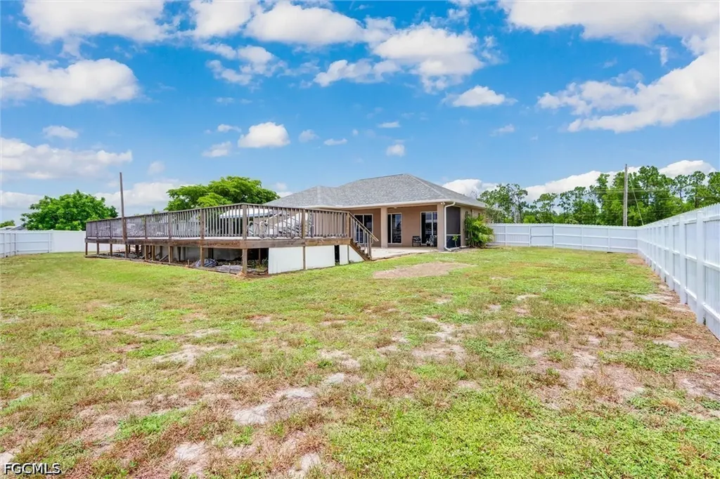32 Wilmington Parkway Cape Coral FL 33993