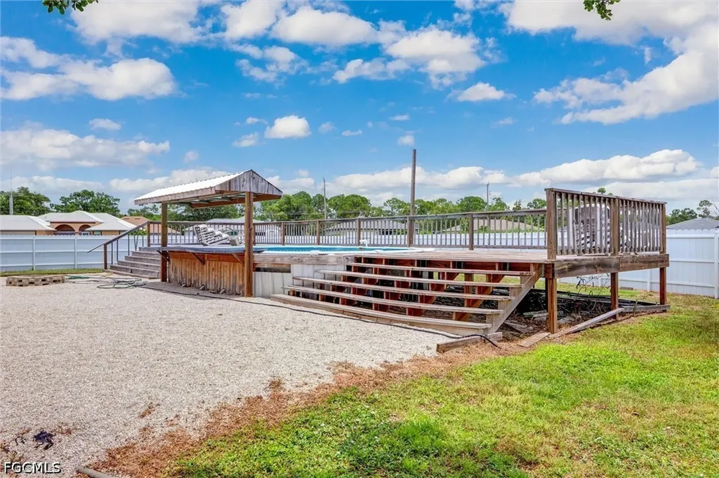 32 Wilmington Parkway Cape Coral FL 33993