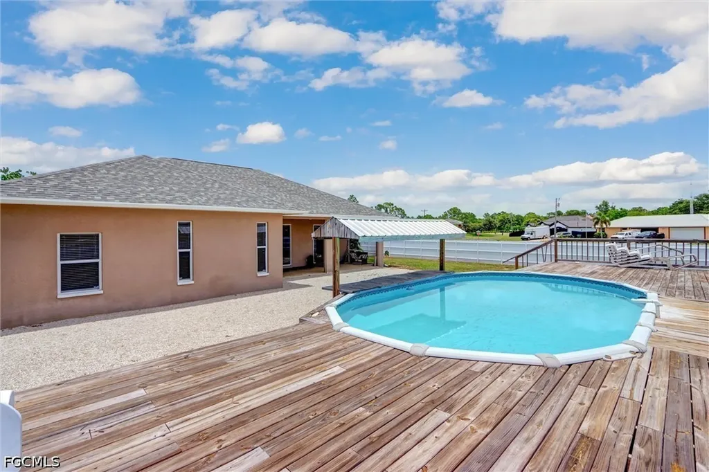 32 Wilmington Parkway Cape Coral FL 33993