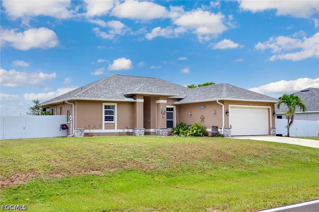 32 Wilmington Parkway Cape Coral FL 33993
