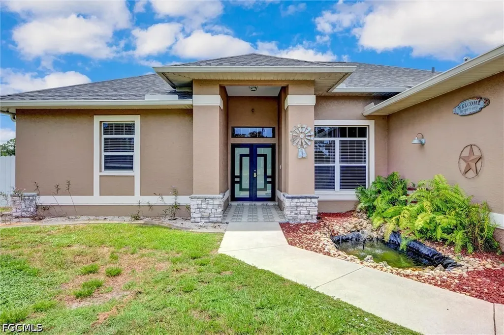 32 Wilmington Parkway Cape Coral FL 33993