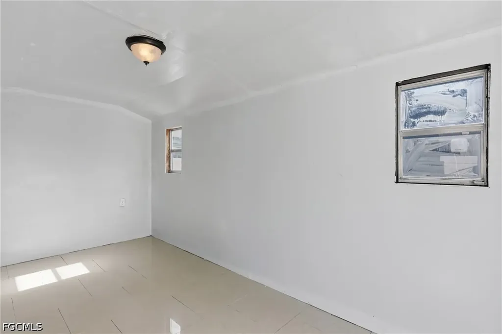 3016 NW 6th Place Cape Coral FL 33993