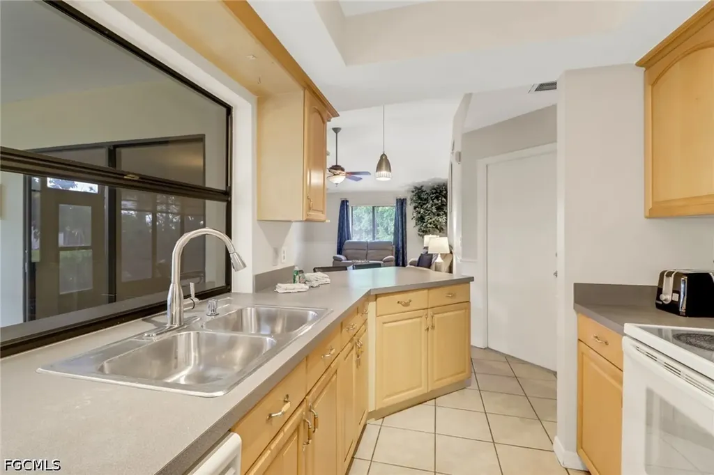 4800 SW 12th Place Cape Coral FL 33914