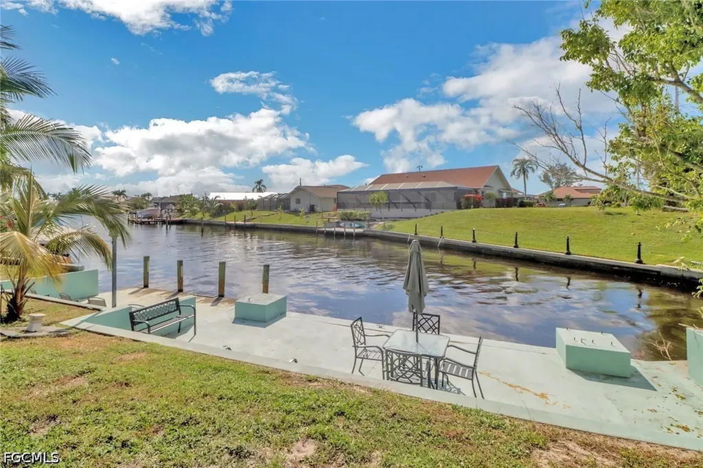 4800 SW 12th Place Cape Coral FL 33914
