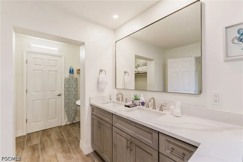 5326 Nautilus Drive Cape Coral FL 33904