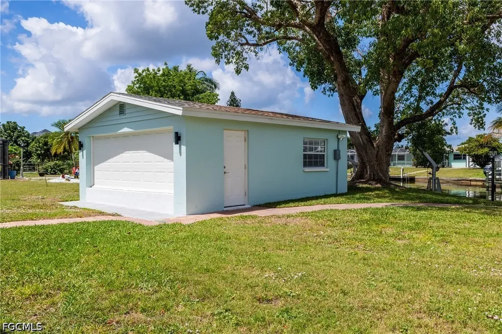 5326 Nautilus Drive Cape Coral FL 33904